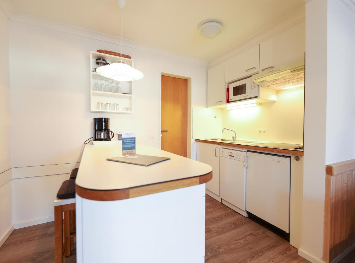 Left 17 Apartment